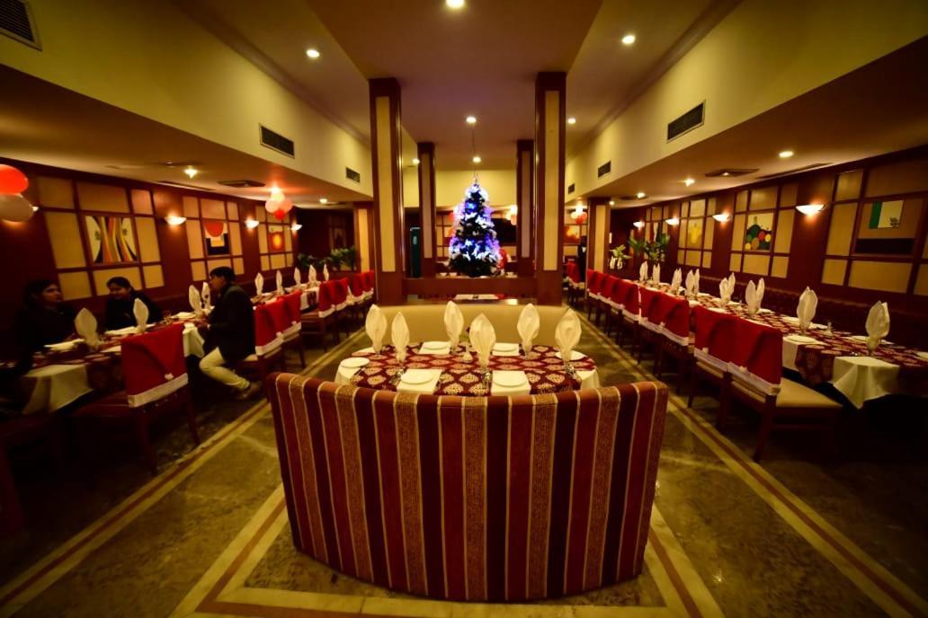Grand Continental Hotel Allāhābād Junction Zewnętrze zdjęcie